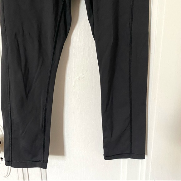 Athleta Ultimate Stash Pocket Capri Legging 21.5” - Picture 8 of 11